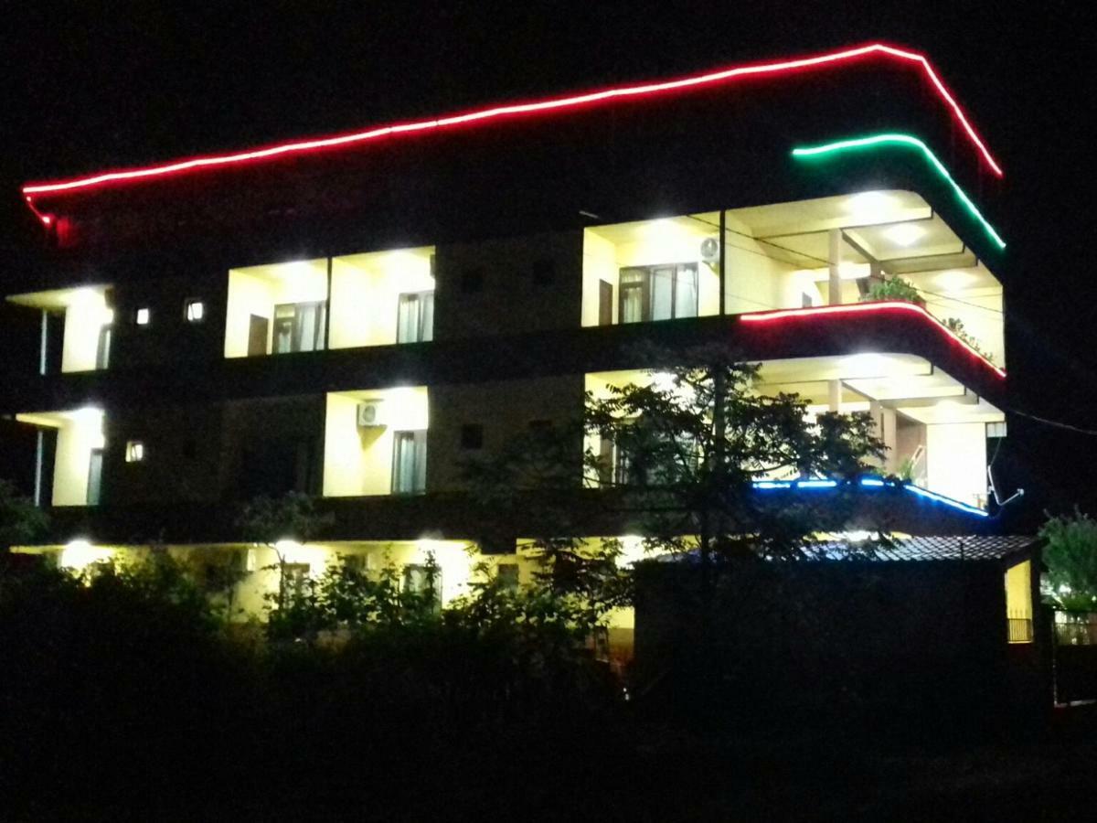 Hotell Anna Уреки Екстериор снимка