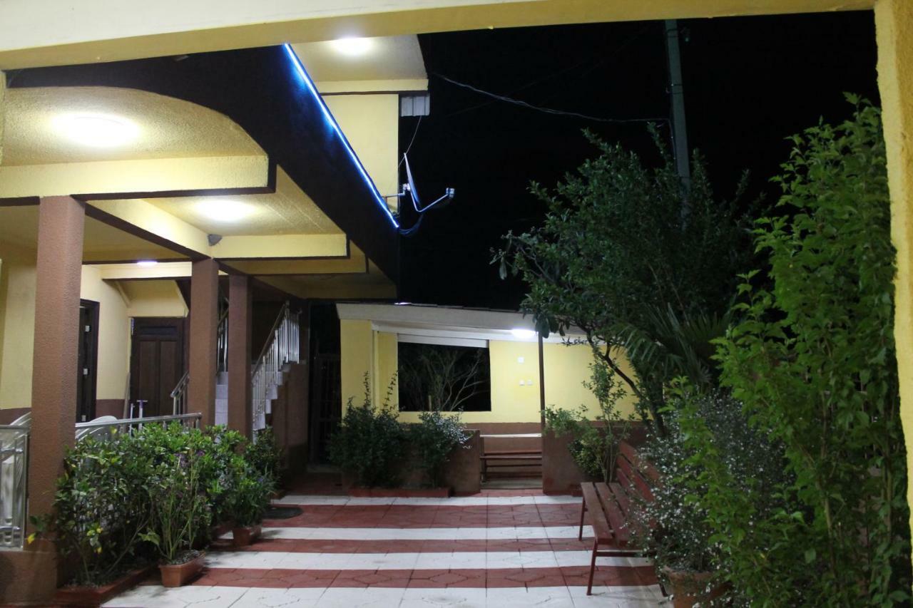 Hotell Anna Уреки Екстериор снимка